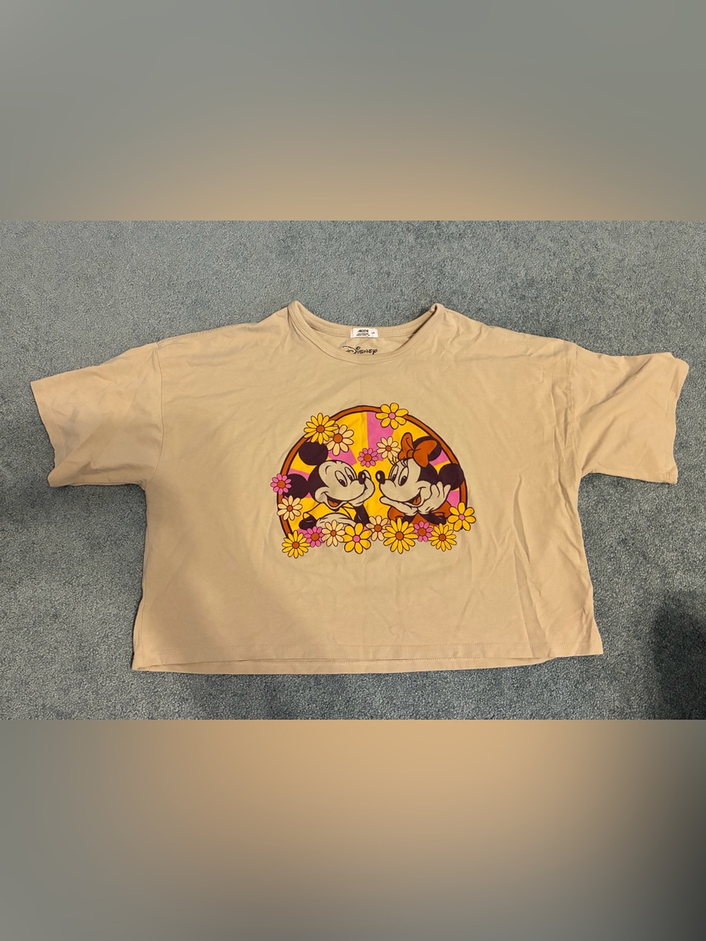 Cropped Mickey and Minnie t-shirt